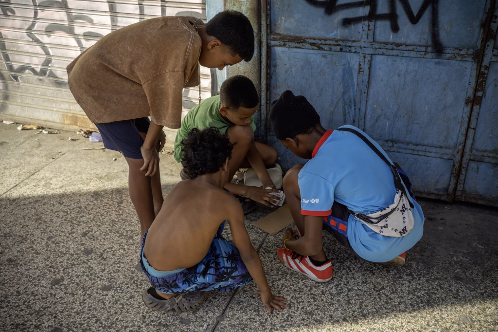 S/T – Hay un niño en la calle