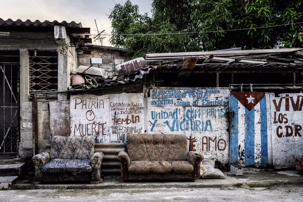 S/T – Están bajo la sobra